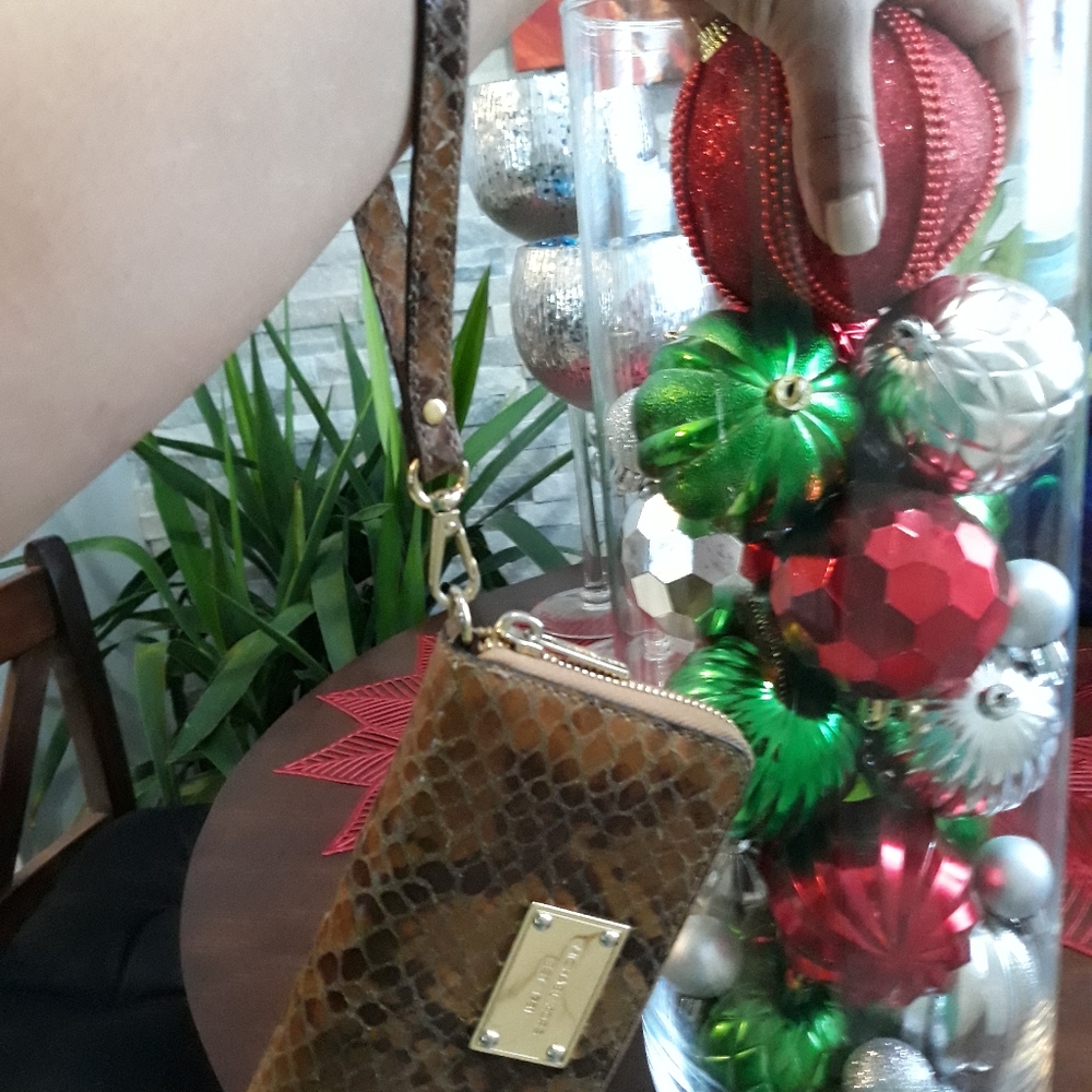 Wristlet - Picture 4 of 4